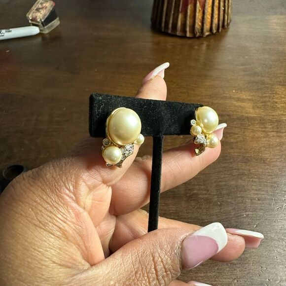 VINTAGE SWAROVSKI FAUX PEARL EARRINGS WITH SWAROVSKI - Picture 4 of 4